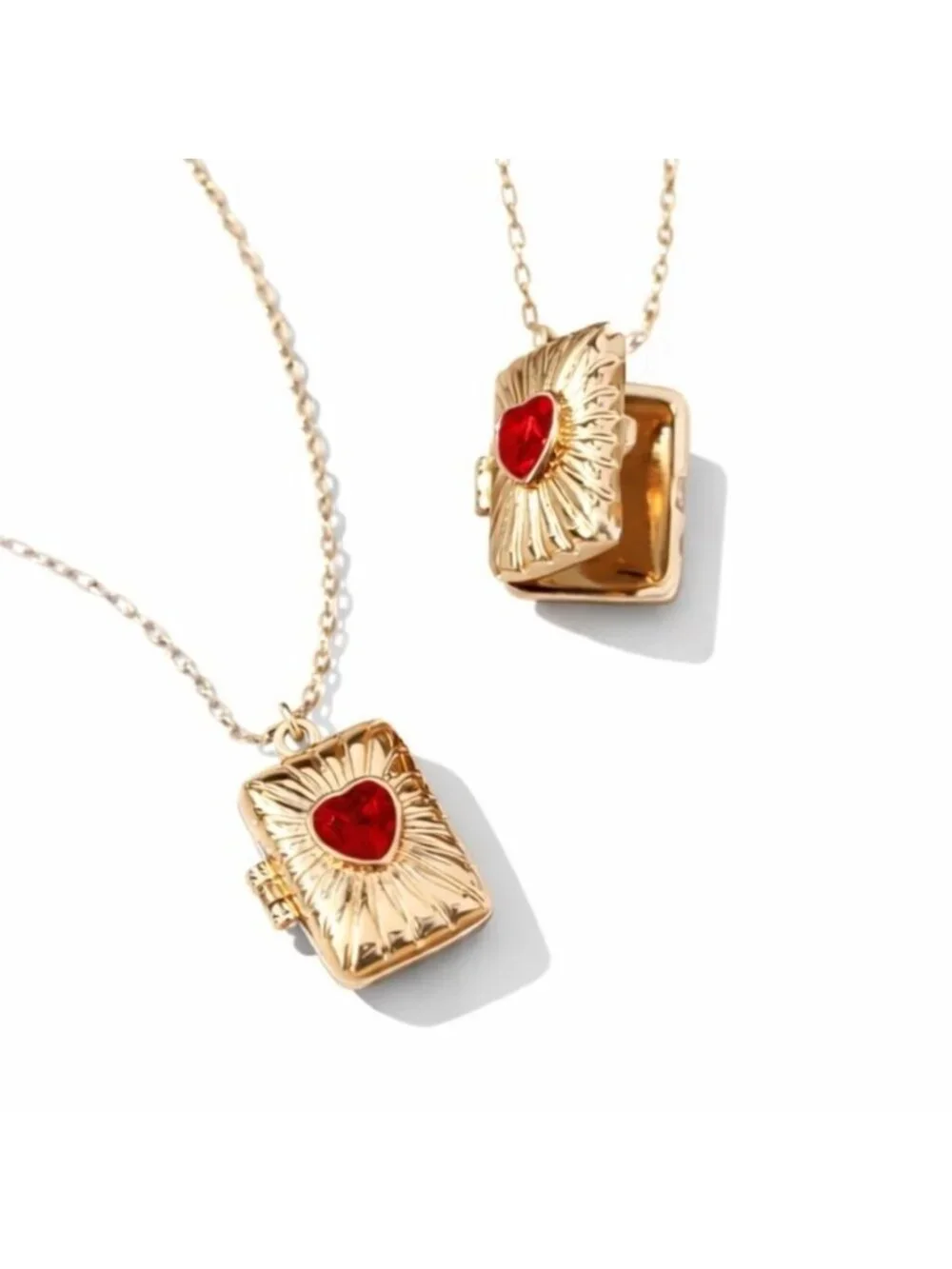 New! Social Bloom Gold Heart Locket (3004) NWOT